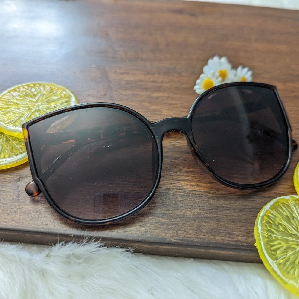 Large Tortoiseshell Frame Cat Eye Sunglasses